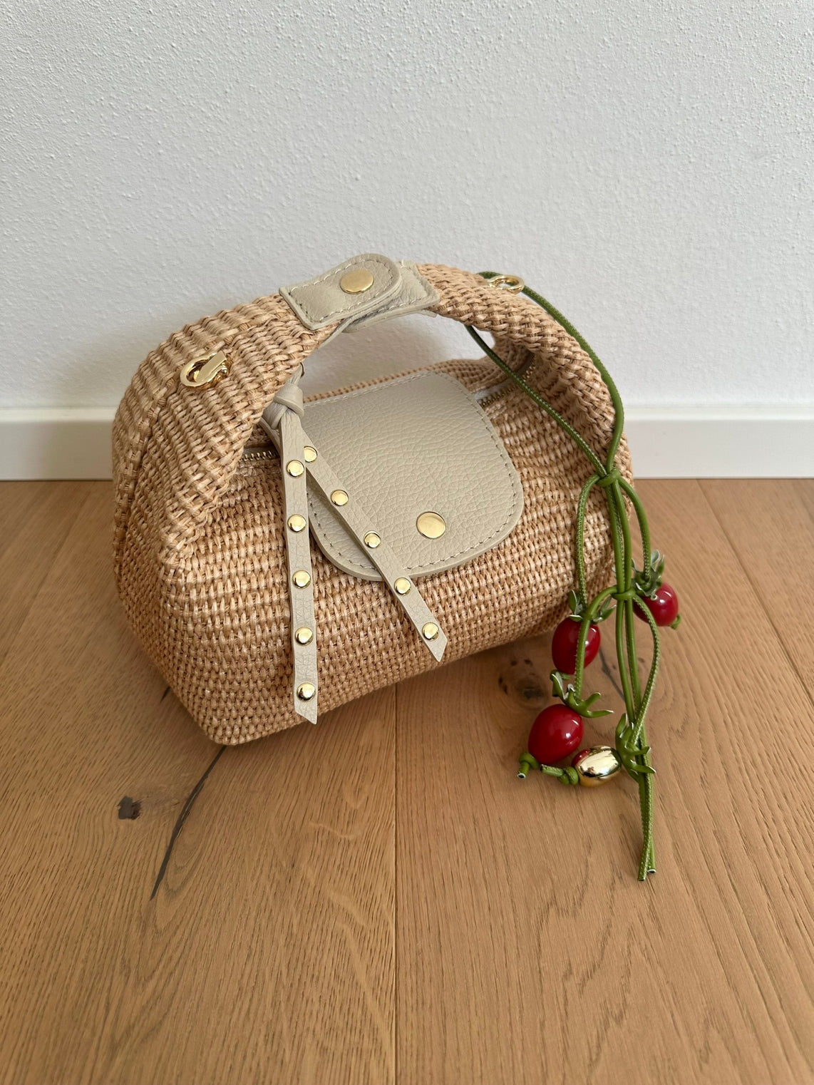 Amalfi Raffia Bag - side view